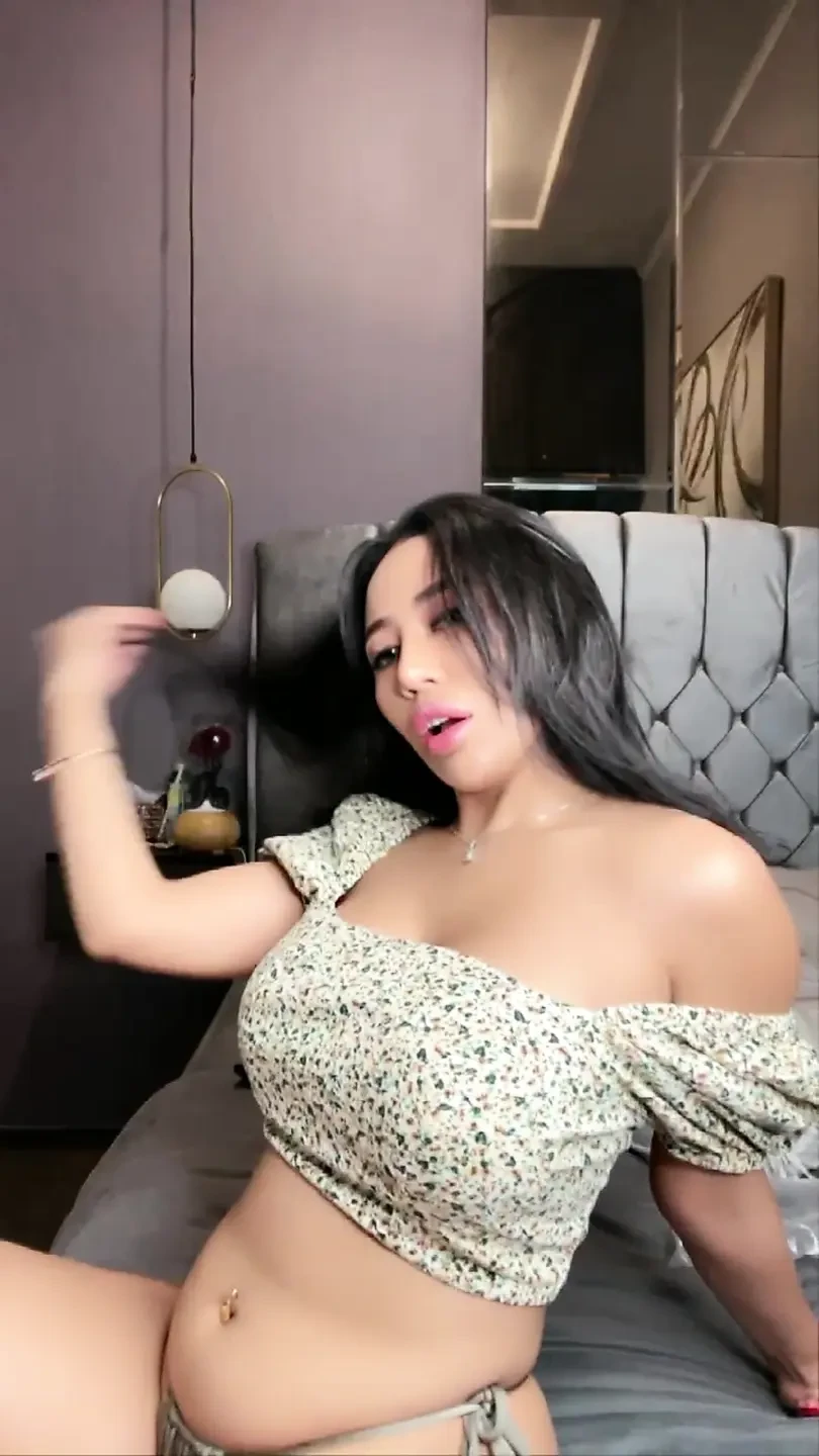 Indo Vcs Celebgram, Smooth Pussy Wants To Blowjob
