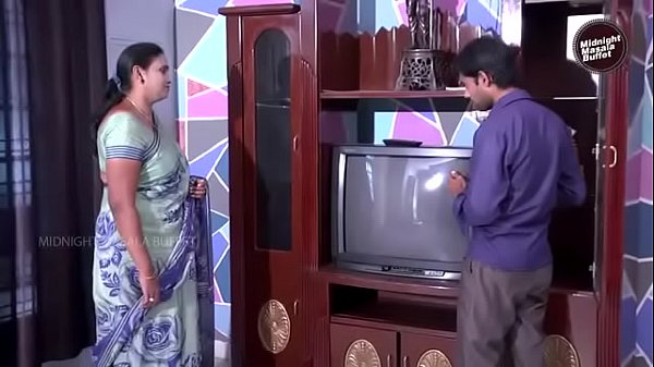 Goyangan Tante Desi Dan Tukang Kabel Yang Menggoda