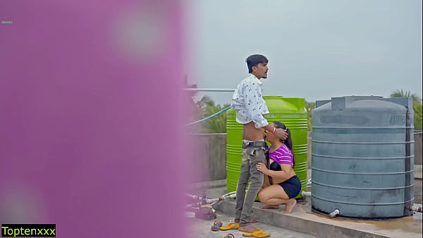 Bercinta Liar Di Atap, Jangan Sembarangan Keluar Di Dalam!
