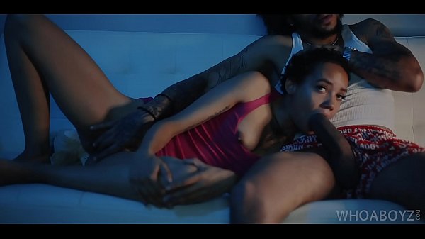 Anak Tiri Dipaksa Ngentot Sama Ayah Tirinya Sampai Mulutnya Penuh Sperma
