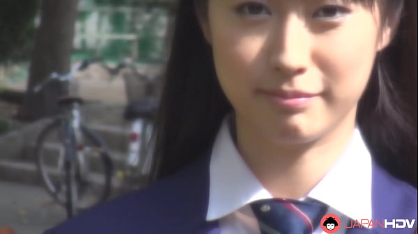 Tomomi Motozawa Menggoda Teman Sekelas Dengan Seragam Sekolahnya Yang Seksi