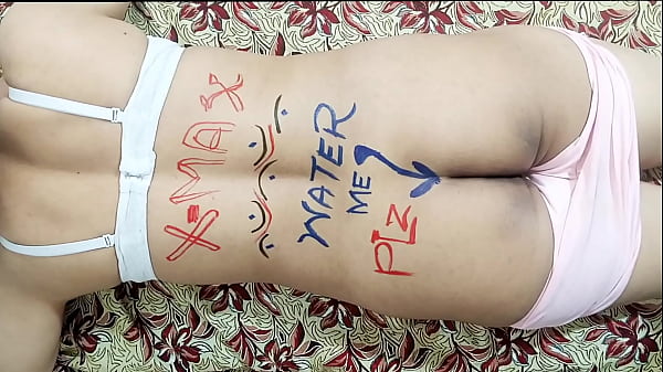 Malam Pergantian Tahun, Dildo Menggila Di Bokong Dan Memeknya Yang Mengenakan Gaun Merah, Kutang Putih, Dan Hijab Hitam
