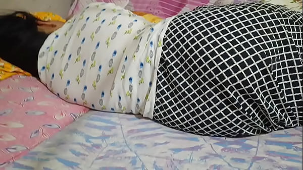 Desi Ibu Rumah Tangga Nikmati Bercinta Dengan Penuh Gairah