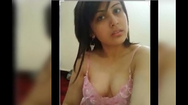 Neha Digitujuki Keras Oleh Sopir – Kisah Panas Dengan Audio Hindi
