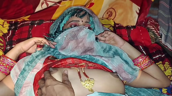 Bhabhi Seksi Panas Dalam Adegan Ranjang Video Porno Hindi