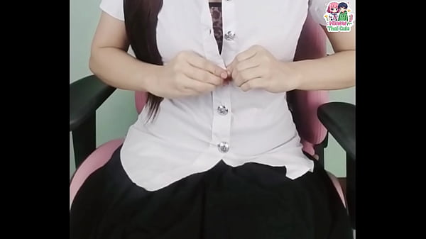 สาวนักศึกษาสุดเซ็กซี่โชว์เร้าใจบนโต๊ะคอม ใช้จู๋ปอมจ่อโชว์นมใหญ่จัดเต็ม