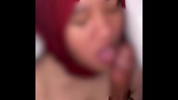 Video Panas Indonesia: Adegan Bercinta Dengan Memek Sempit, Kontol Besar, Dan Jilbab Merah Menggoda