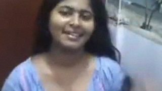 Bhabhi Seksi Melepas Semua Di Kamar Mandi, Panas Dan Menggoda