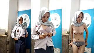 Siswi Berjilbab Telanjang Sepulang Sekolah
