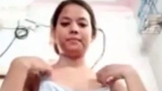 Video Cewek Guwahati Telanjang Dada Buka Bra