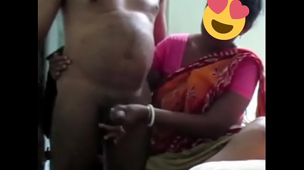Tante Desi Mengocok Kontol Sampai Keluar Air Mani