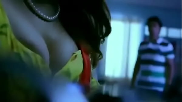 Desi Bhabhi Bergairah: Kisah Panas Yang Menggoda