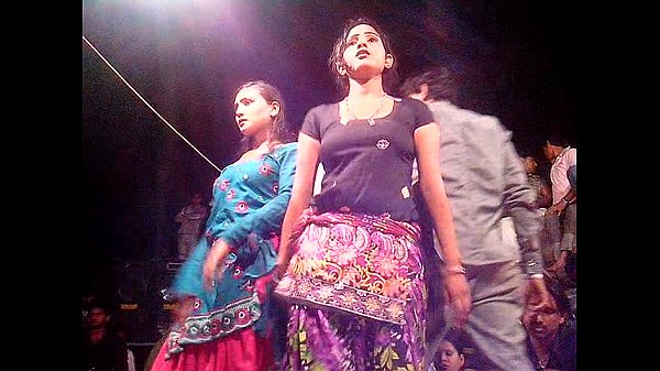 Tarian Menggoda Dari Desi