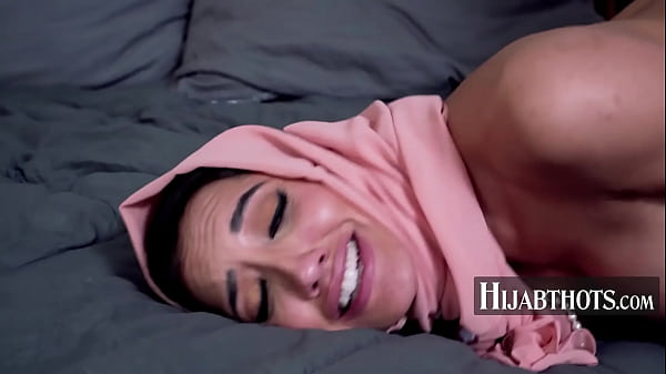Panggilan Mesum Arab Chloe Amour Untuk Main Pantat