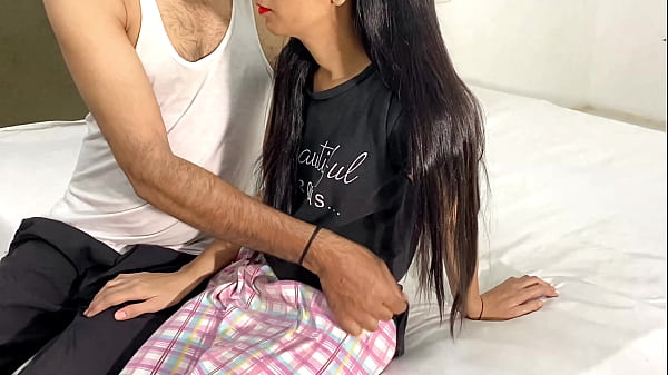Gadis Desa Seksi Dengan Puki Ketat Dan Paman Berotot Dalam Video Panas
