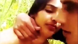 Video Panas Pasangan India Bercinta Di Ladang Desa