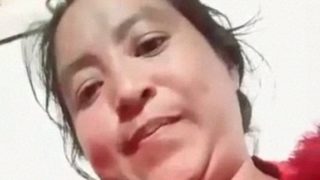 Video Ranjang Gadis Desi Memamerkan Kemolekan Ranjangnya