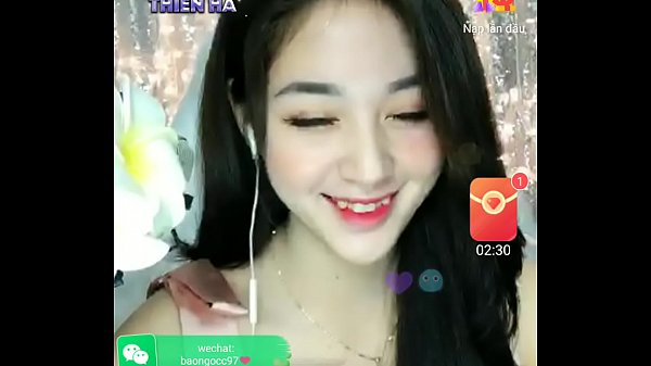 Gadis Asia Menggoda Di Uplive
