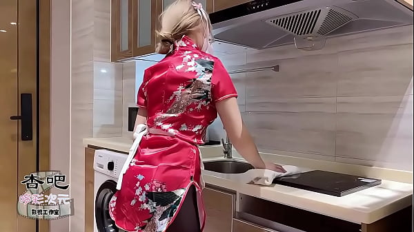 中华娘cos太撩人，直接让我硬到想干一炮