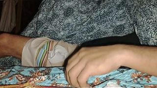 Ibu Tiri Gila Nafsu Semalem Bikin Gak Bisa Tidur, Jari Ku Masuk Ke Lubang Basahnya Sampe Keluar Semua Airnya.