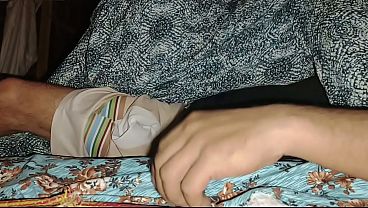 Ibu Tiri Gila Nafsu Semalem Bikin Gak Bisa Tidur, Jari Ku Masuk Ke Lubang Basahnya Sampe Keluar Semua Airnya.