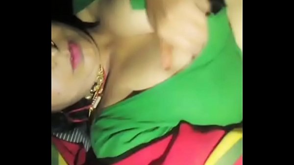 Desi Aunty Pamer Toket Montok