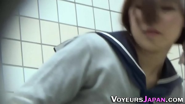 Cewek Jepang Remaja Mainin Kacangnya
