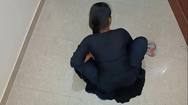 Pembantu India Seksi Digilir Tuan Rumah Dengan Audio Hindi Yang Jelas