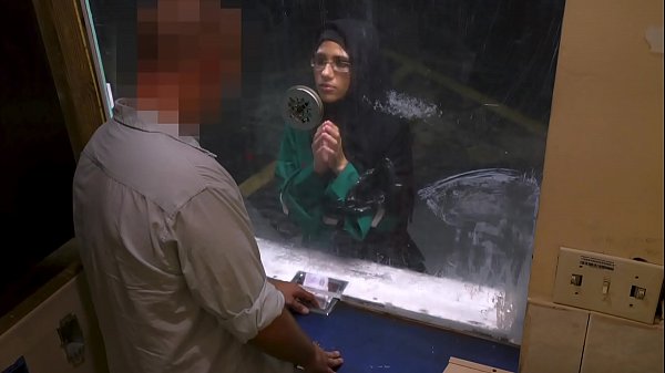 Arab Dikasih Tau – Pengungsi Muslim Cantik Butuh Bantuan, Malah Dapat Kontol