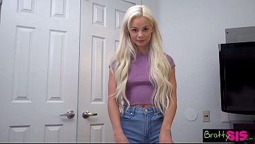 Si Blonde Nakal Elsa Jean: “serahin Duit Lu, Gue Isap Kontol Lu Sampe Kering”