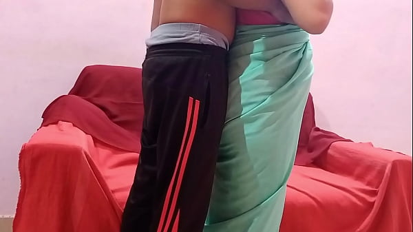 Bhabhi Ke 500 Rupay Ke Liye Naukarani Ki Jawaan Beti Ko Choda, Gandi Awaz Mein Chudai Xxx