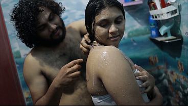 Cewek India Tiri Mandi Panas, Romance Ngegas