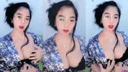 Berlina Manis, Pakai Kacamata, Bikin Pengen Gigit, Seksi Banget Bikin Panas.