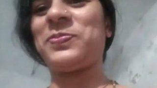 Desi Hot Aunty Main Apni Choot Masal Rahi Hai – Indian Desi Mms Viral