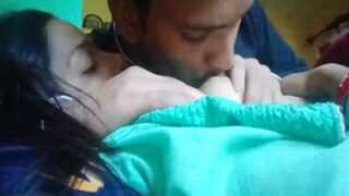Ngencengin Istrinya Temen Yang Seksi Dan Desi, Nyusu-nyusu Gede Sampe Basah.