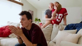 Nonton Bokep Reality Kings – Lucy Doll Dan Zac Wild, Kontolku Udah Siap Ngebor Dari Bawah Ikat Pinggang