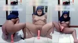 Tante Jilboobs Si Milf Sange Colmek Pakai Dildo Sampe Muncrat.