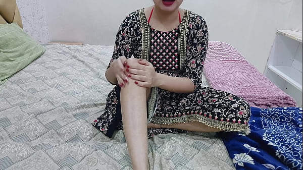 Malam Itu, Kakak Tiriku Sendirian Di Kamar, Aku Pun Masuk Dan Mulai Memijat Tubuhku Sampai Ke Bagian Paling Basah Di Depan Matanya.