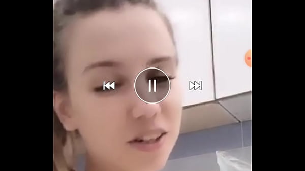 Goyangin Pentet Di Live, Bikin Ngaceng.