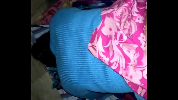 Pembantu India Siap Melayani, Badan Basah Keringetan, Siap Digilas.