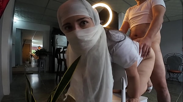 Ngentot Keras Di Pantat Muslimah Religius, Habis Itu Mancing Di Dalem – Cewek Hijab Colmek
