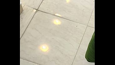 شرموطة مصرية نار صاحبت البيت تتناك من سباك وصاحبه كلام يهيج وصوت واضح وجسم يقطر شهوة
