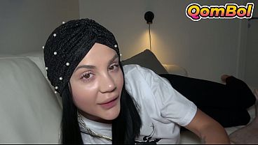 Ngewein Step-sister Hijab Turki Elnaz, Enak Banget