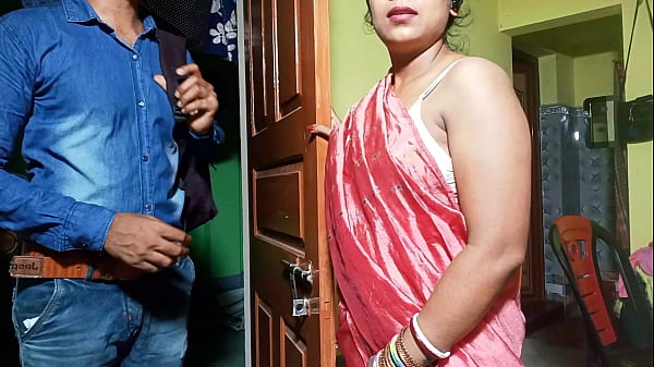 ब्रा बेचने वाले ने भाभी को फंसाकर चोदा, भारतीय पोर्न साफ हिंदी आवाज में