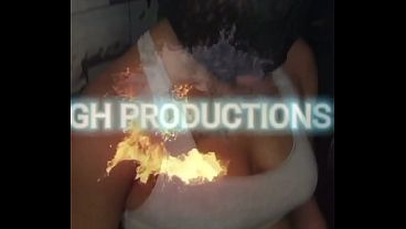 Ngencengin Memek Manis Adik Tiri Jalangku Sambil Temennya Nonton