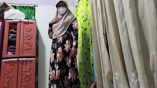 Bu Guru Ngeliat Murid Lagi Colay, Langsung Diajak Kencan Ngentot.