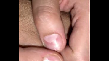 سعودي جديد، كسها ينفتح مع تونسي فحل، صوتها يهيج وتبكي من النيك