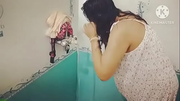Desi Ngentot Di Kamar Mandi Bikin Basah Kuyup