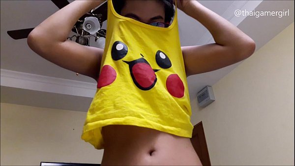 Gadis Kecil Asia Telanjang Sambil Nanya, ‘gimana Caranya Loe Mau Ngewein Gua?’