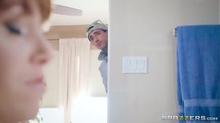 Brazzers – Alana Cruise – Ibu-ibu Lebih Suka Yang Besar
